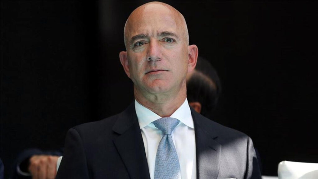 Bezos, Musk’ı geçerek yeniden gezegenin en zengin insanı oldu