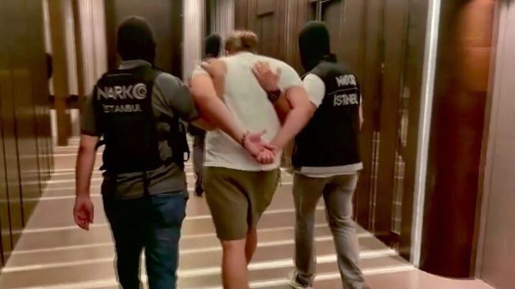 Kırmızı bültenle aranıyordu: İsveç merkezli çetenin lideri İstanbul’da yakalandı