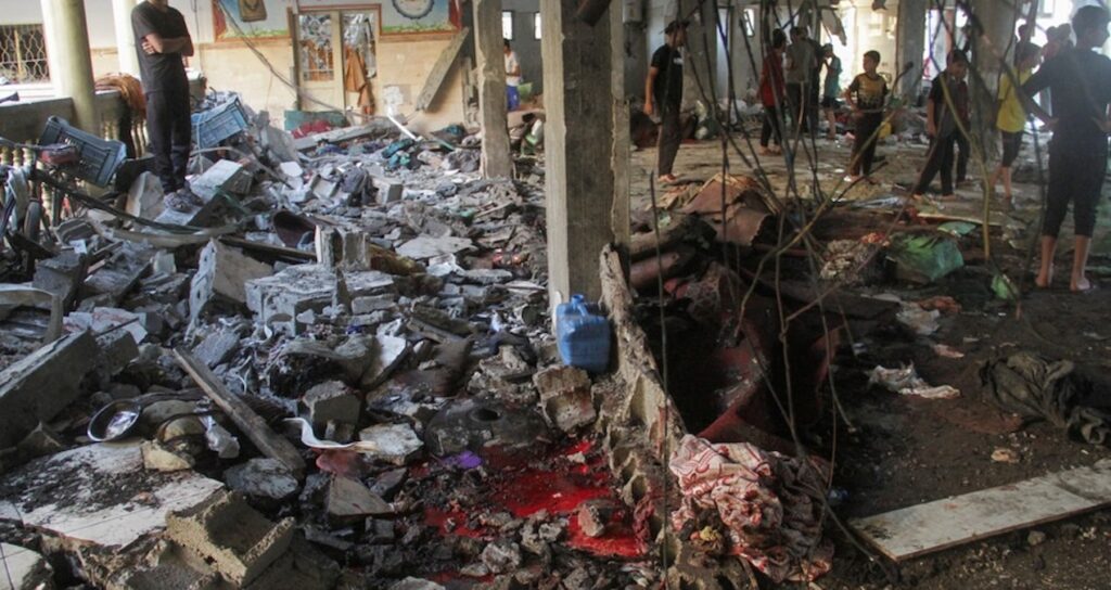 En az 100 kişinin öldüğü okul katliamında korkunç detaylar…