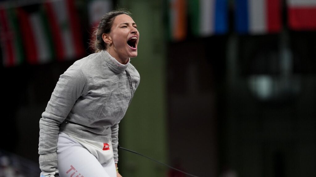 Olimpiyat Oyunları’nda kılıç branşında Türkiye’yi temsil eden ilk kadın sporcu Nisanur elendi