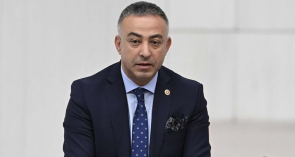 Sınavı AKP il başkanının çaycısı ve şoförü kazandı