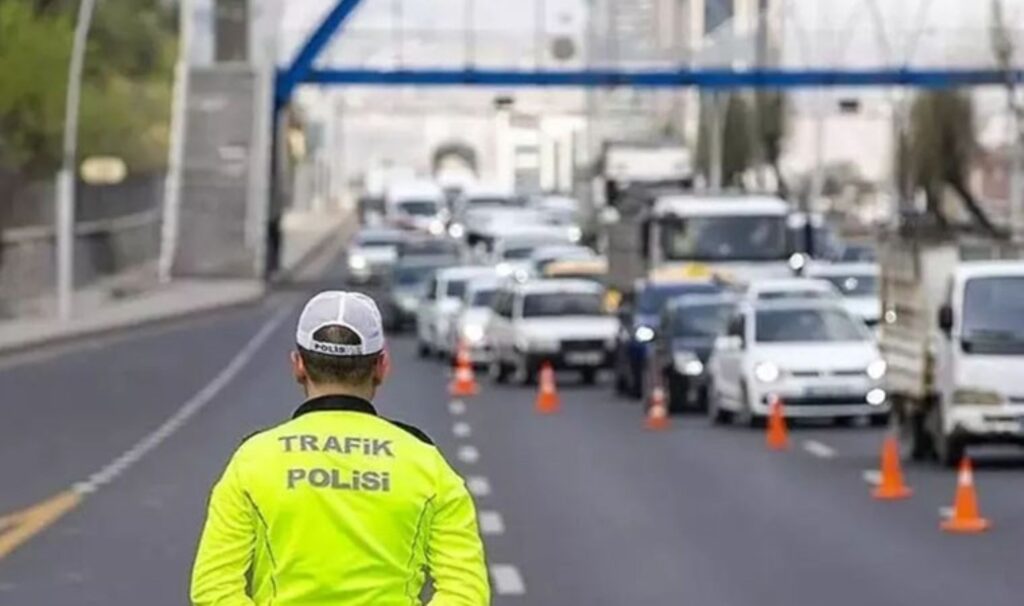 Polis denetimlerinden kaçanların yöntemi şok etti! Emniyet harekete geçti…