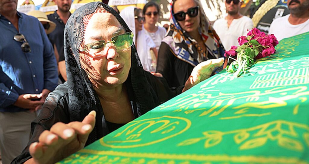 Safiye Soyman isyan etti: Dışarıdan ’40’ı beklesin’ demek kolay