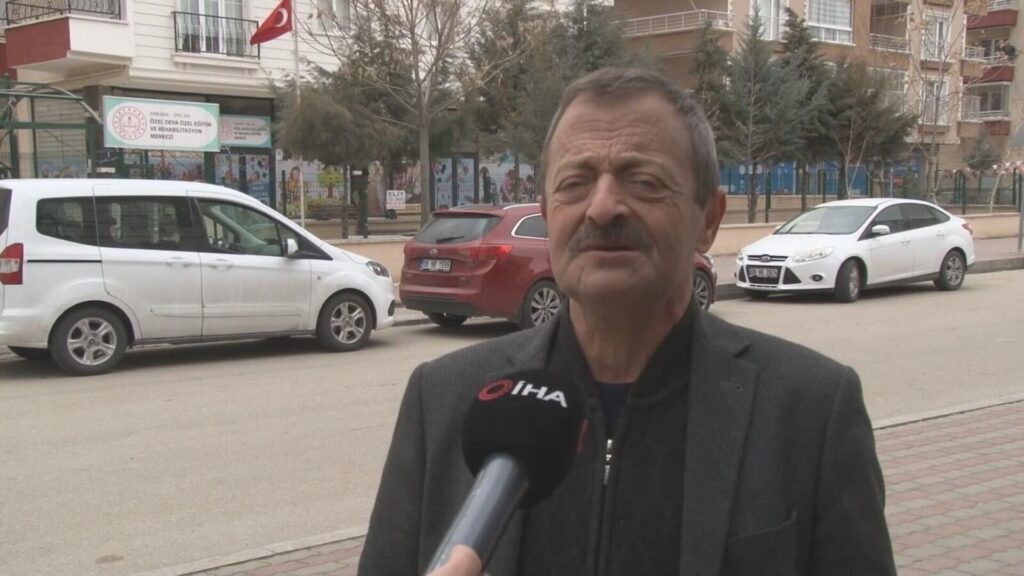 Saygısızlık yapan öğrencisini, ‘Türk evladı kaybedilmez’ diyerek affetmişti: Eyüp öğretmen yaşam savaşını kaybetti