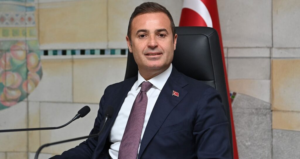 Ahmet Akın’dan ‘480 milyonluk logo’ya yalanlama