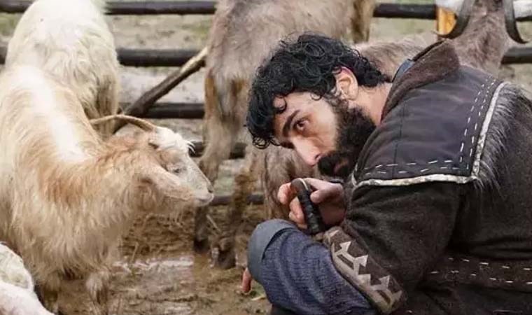 Batuhan Bozkurt Yüzgüleç kimdir? Kızıl Goncalar’ın Affan’ı Batuhan Bozkurt kaç yaşında, nereli?