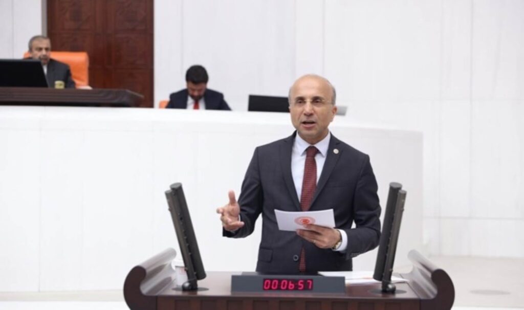 CHP’li Genç’ten ‘ÖMK’de Atatürk yok’ eleştirisi: Bu kadar mı rahatsız oluyorsunuz?