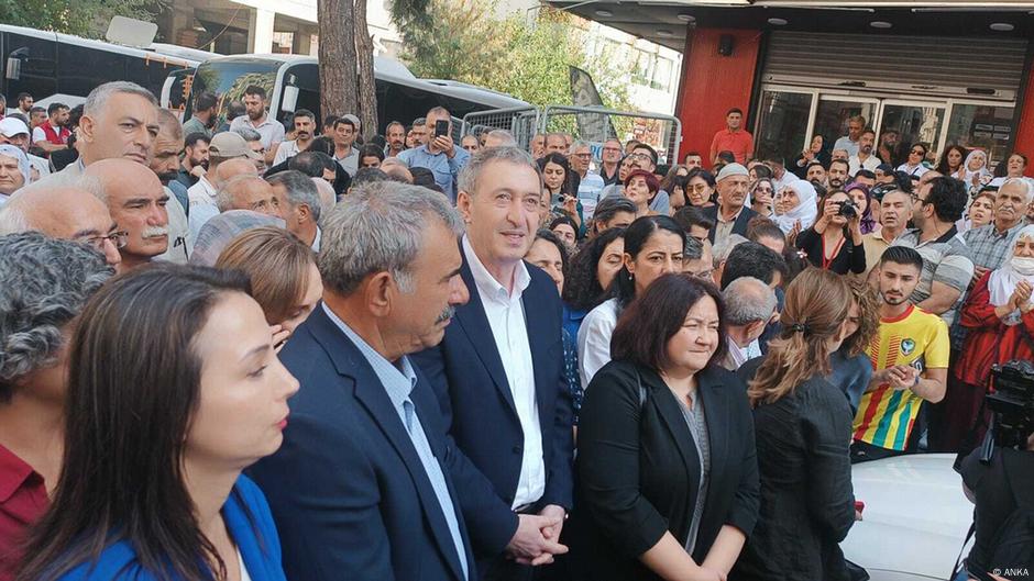 DEM Parti: Toplumsal barış için bir adres de İmralı