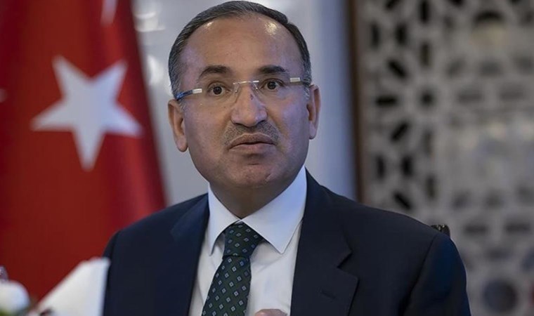 Eski Adalet Bakanı Bekir Bozdağ: “Seçimlerin yenilenmesi halinde Erdoğan’ın üçüncü defa aday olması anayasal hakkıdır”