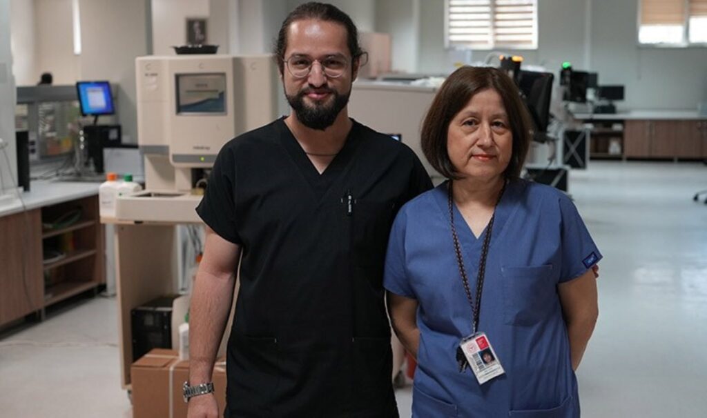 Hemşire annesinin yanına doktor olarak atandı