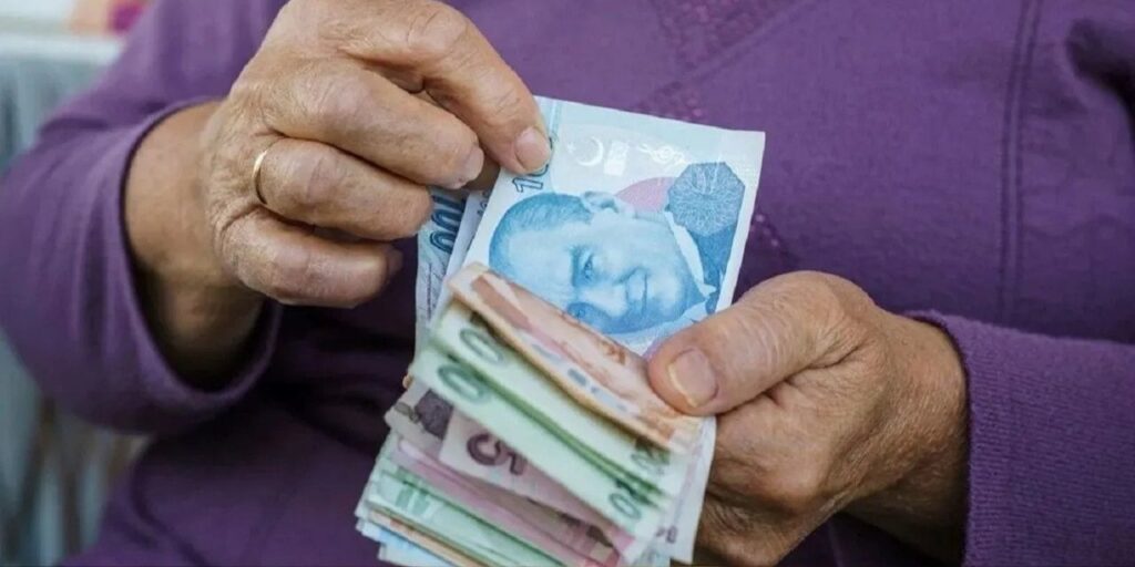 Emekli maaşı için 3 rakam konuşuluyor. AKP kulislerinden sızdı