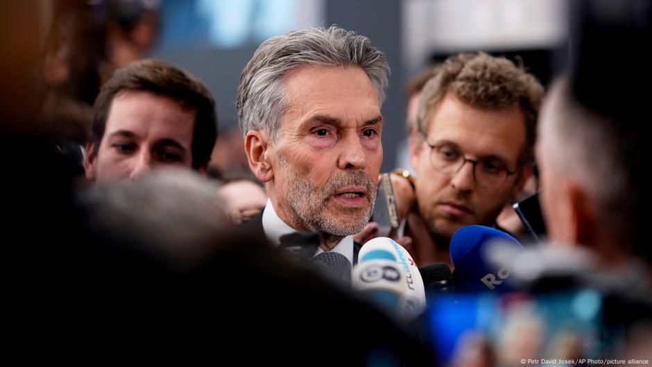 Hollanda: Kriz aşıldı, hükümet dağılmaktan kurtuldu
