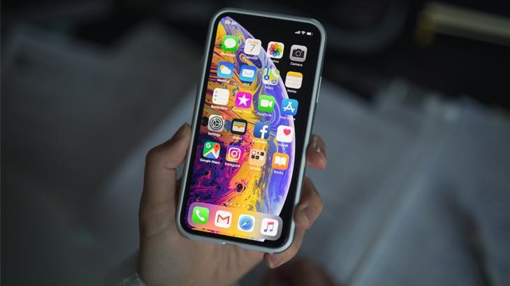 iPhone’un yeni özelliği tartışma yarattı! Çağrı kaydetmek suç mu?