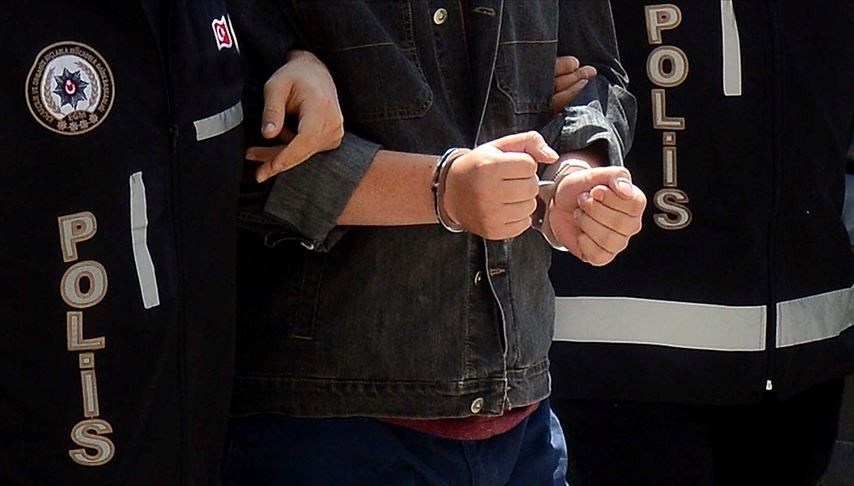 Kayseri’de 11 ruhsatsız silah ile 4 kilo kaçak tütün ele geçirildi