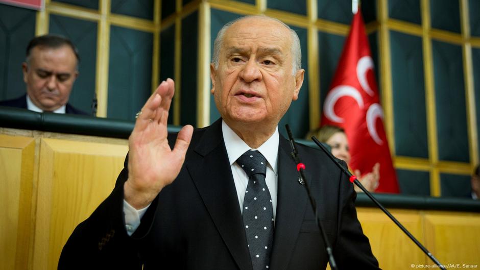 MHP’de üç milletvekili istifa ettirildi