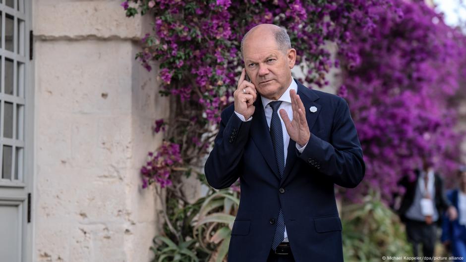 Scholz ve Putin iki yıl aradan sonra ilk kez konuştu