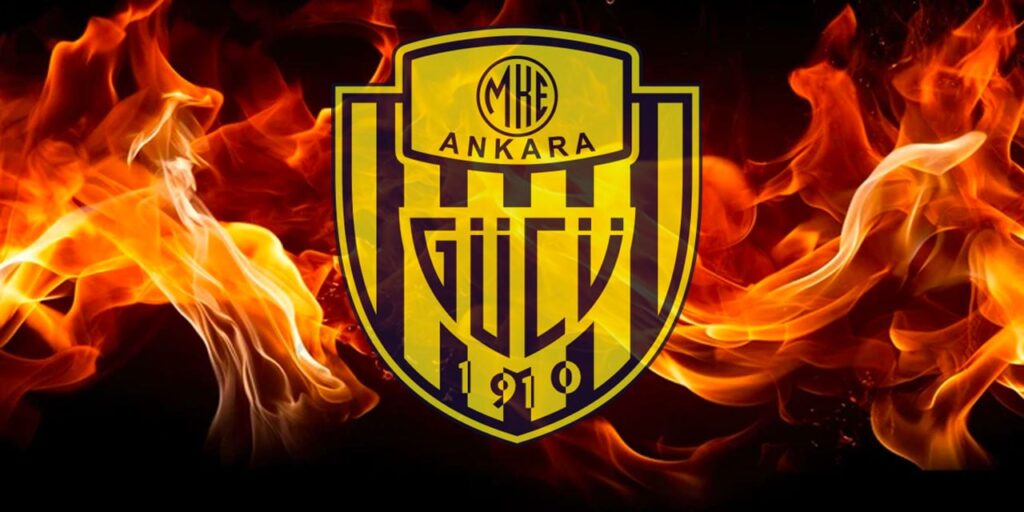 Ankaragücü’nün hocası Bodrumsporlu oyuncuya yumruk salladı. Tutturamayınca kovaladı