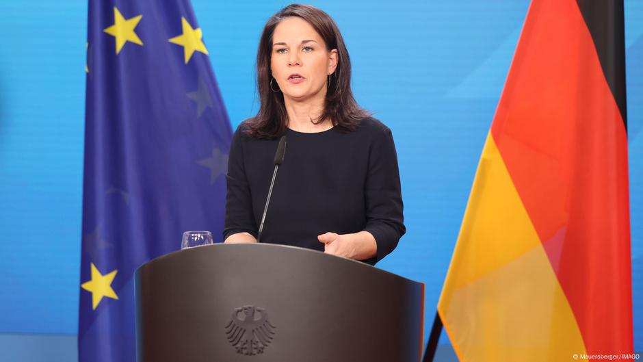 Baerbock: Baltık Denizi’ndeki kablo krizi “acil bir uyarı”