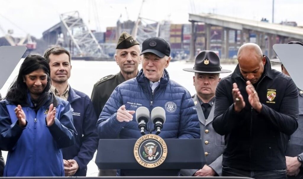Biden, Francis Scott Key Köprüsü’nü inceledi: Yeniden inşa edilecek