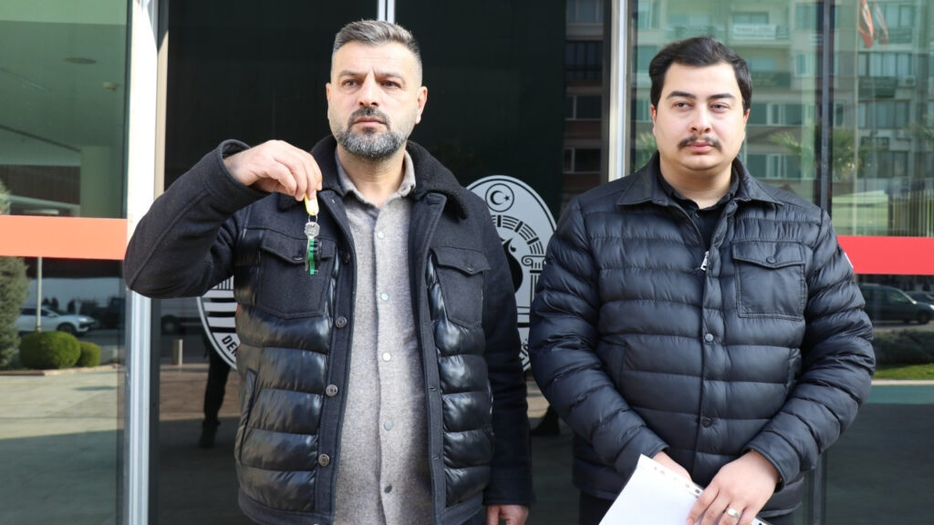 Denizlispor kulüp anahtarlarından biri belediyeye bırakıldı