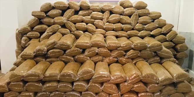 Erzincan’da 2,5 ton kaçak tütün ele geçirildi, 2 şüpheli yakalandı