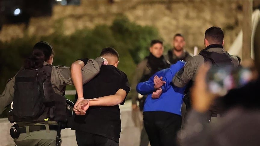 İsrail güçleri biri çocuk, 6 Filistinliyi gözaltına aldı