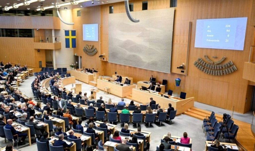 İsveç’ten yeni karar: Cinsiyet değişikliği yaşı 16’ya indirildi