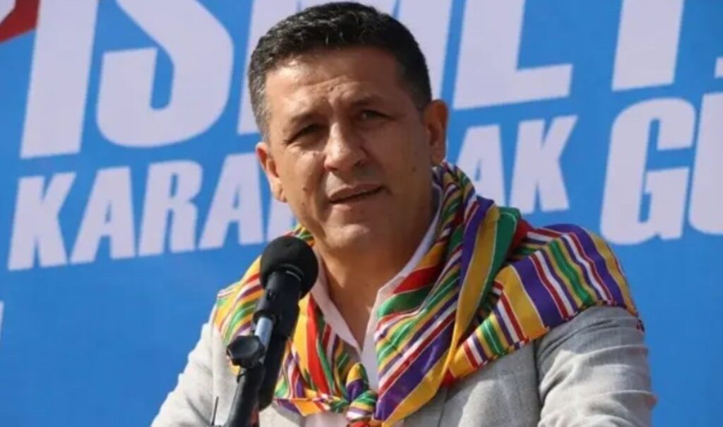 Kozan’da MHP’den seçilen başkana ‘geç istifa’ itirazı