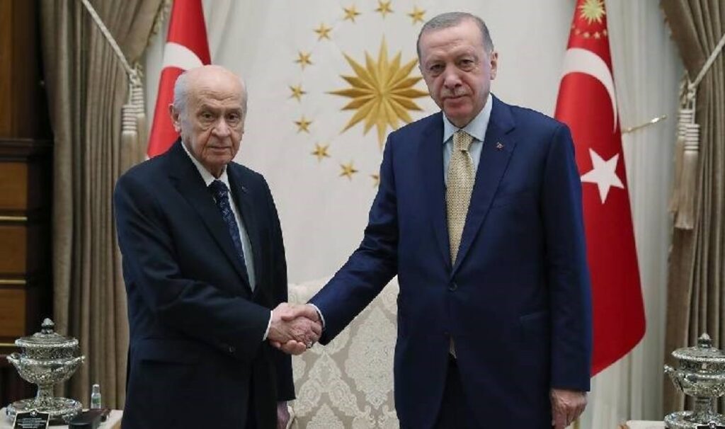 MHP ortağını ‘ezdi geçti’