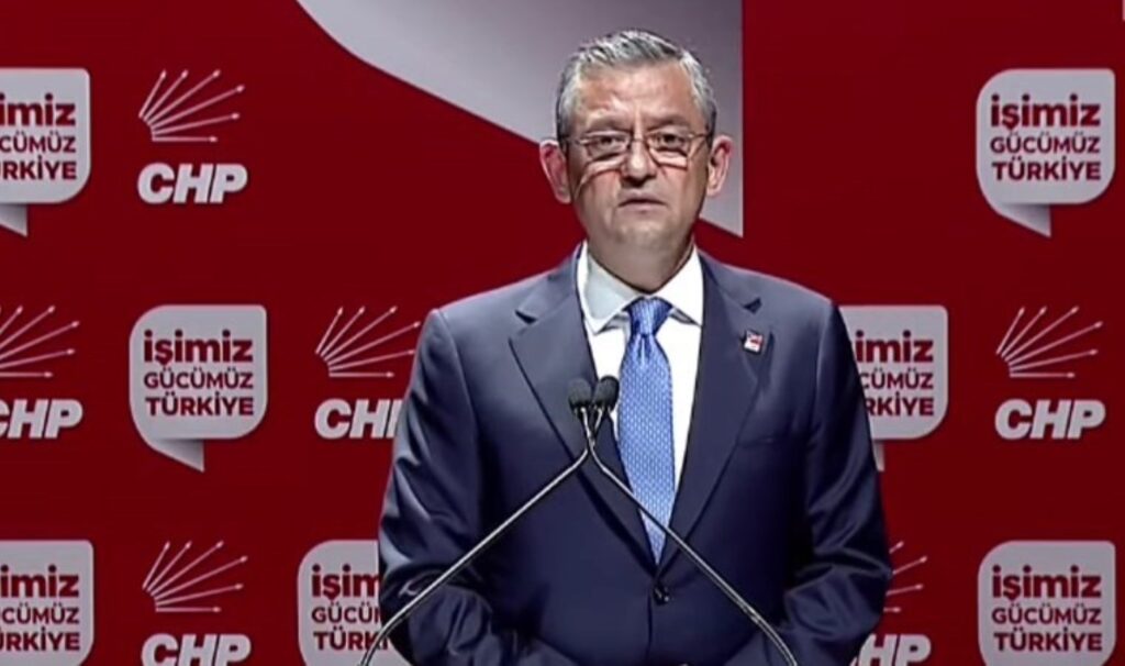 Özgür Özel gözleri dolarak konuştu: ‘Seçmen Türkiye’de yeni bir siyasetin kurulmasına karar verdi’