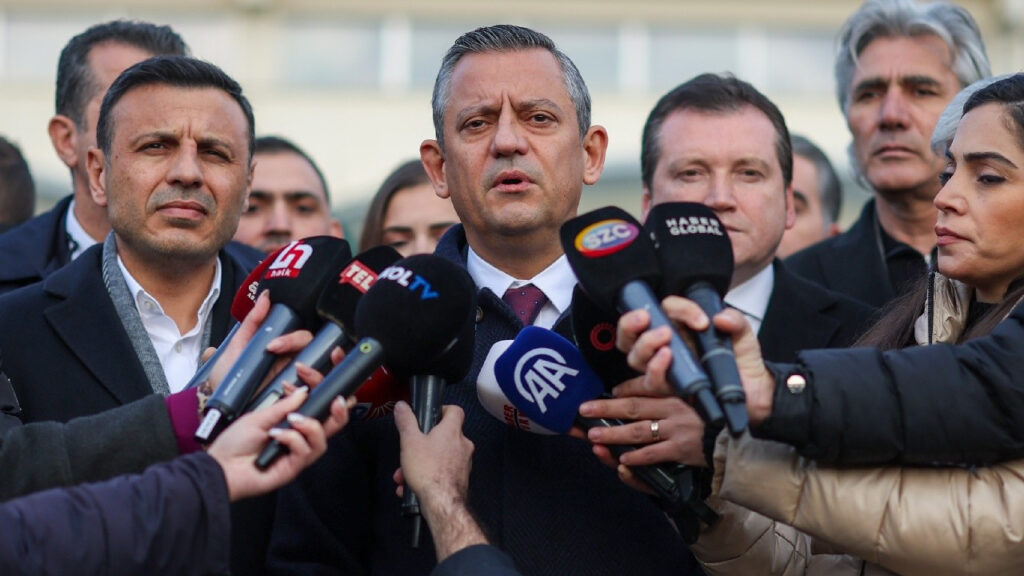 Özgür Özel’den Silivri ziyareti: 50 gündür iddianame hazırlanmadı