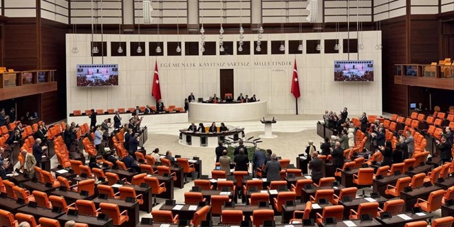TBMM’de 28 milletvekili partisinden ayrıldı