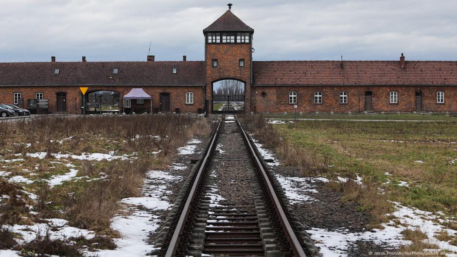 Auschwitz: “Endüstriyel insan öldürme merkezi”