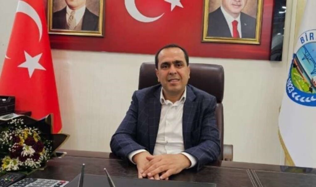 Birecik Belediye Başkanı ve meclis üyeleri DEM Parti’den istifa etti