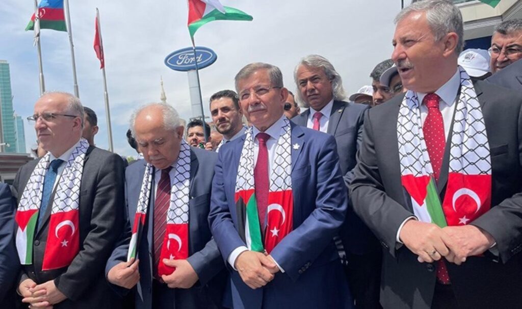 Davutoğlu: Ankara’da soykırımcı diplomatlar istemiyoruz