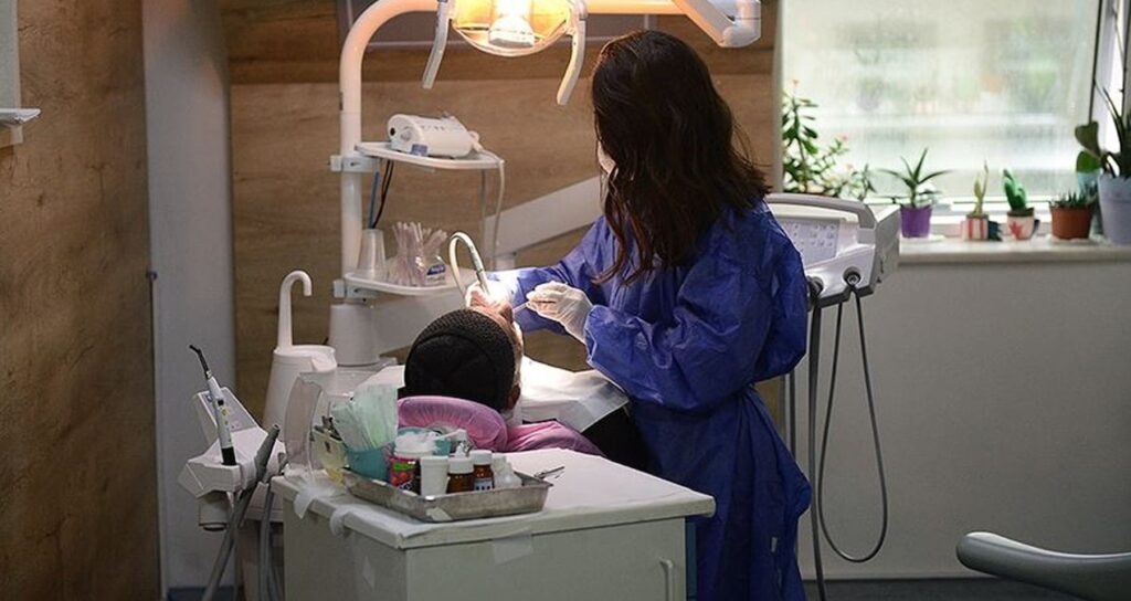 Diş hekimleri iş bırakıyor