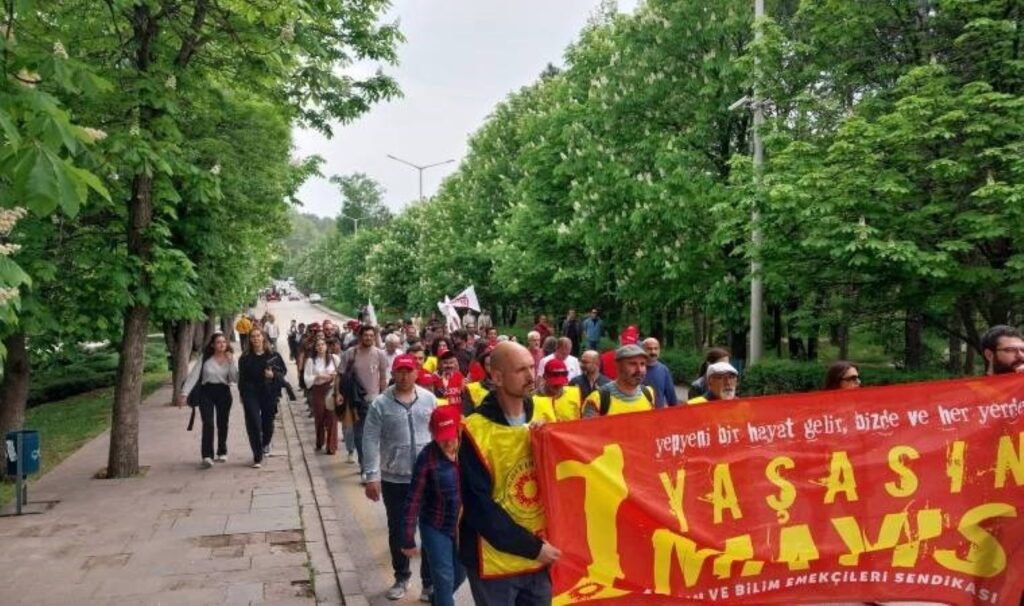 Emekçi ve öğrenci el ele