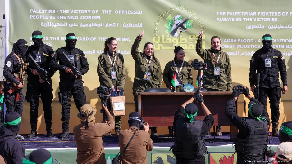 Hamas dört İsrailli askeri serbest bıraktı