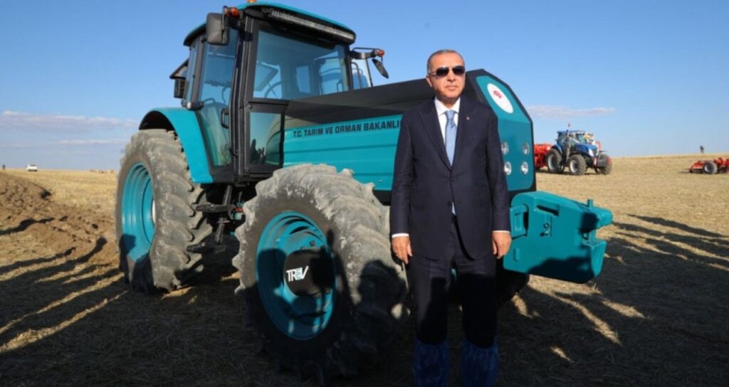 Hayali traktör 246 milyon TL yedi