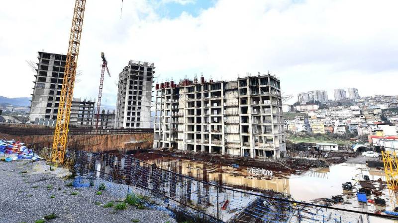 İzmir Büyükşehir Belediyesi’nin kentsel dönüşüm ihalesine karşı açılan ihtiyati tedbir talepli dava reddedildi