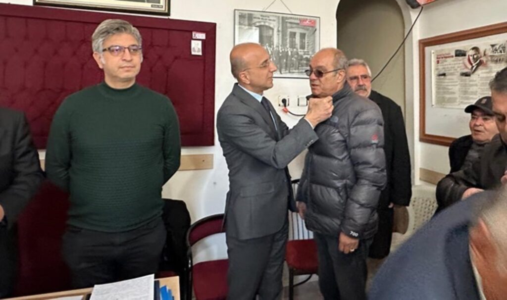 Kayseri’de İYİ Partili meclis üyeleri istifa edip CHP’ye geçti