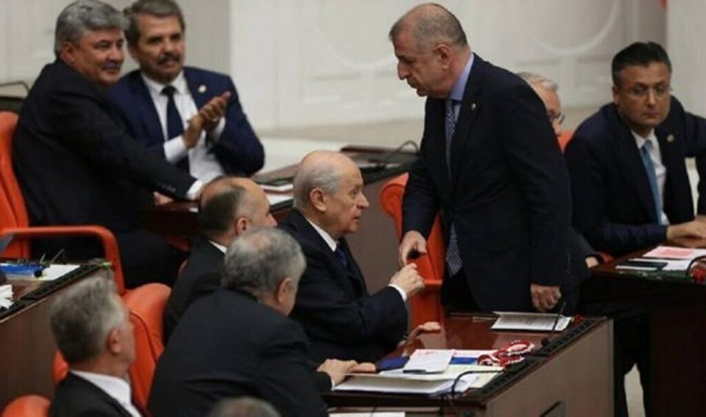 MHP’den Ümit Özdağ’ın ‘Bahçeli’ sözlerine sert tepki: ‘Sosyal medya soytarısı’