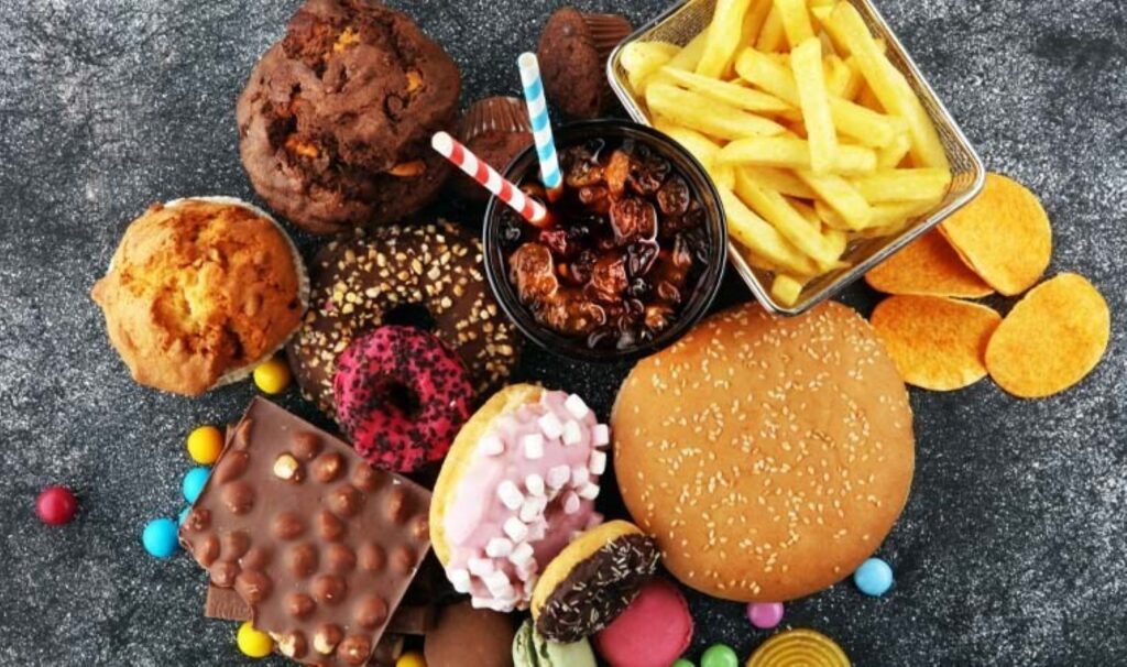 Sağlıklı besinler tüketmenin yolları! Abur cubur yeme alışkanlığından kurtulma yöntemleri