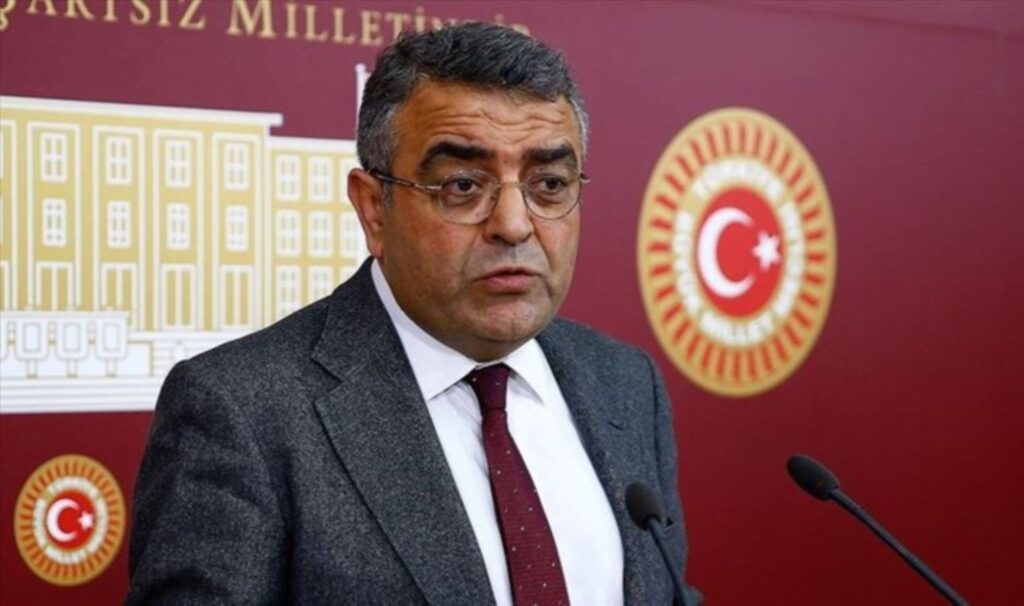 Sezgin Tanrıkulu’ndan 23 Nisan mesajı: ‘Çocuklar baskı altında’