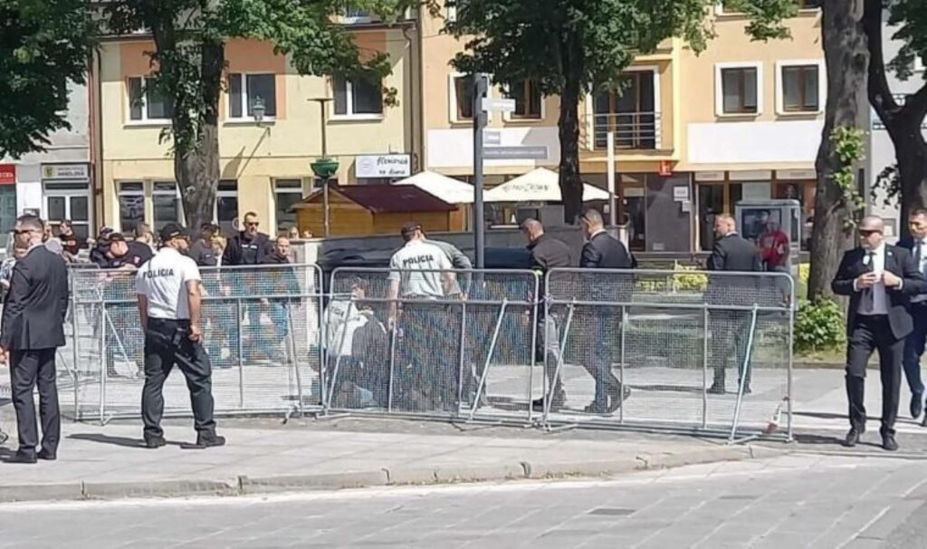 Slovakya Başbakanı’na silahlı saldırı