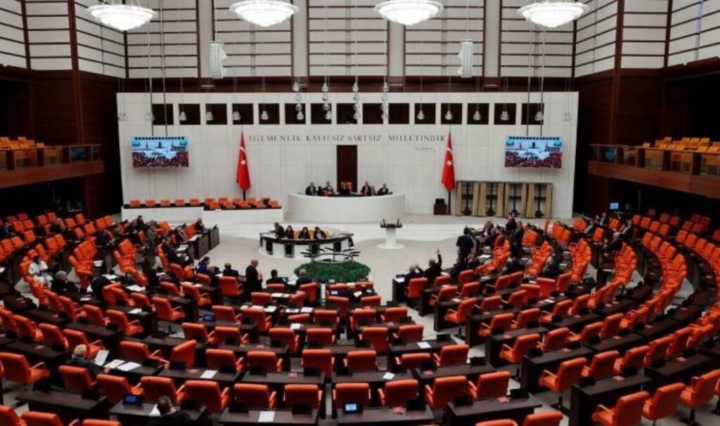 TBMM’de “İBB çukuru” tartışması: ‘Meclis bu tip kazaların peşine düşsün, araştırsın; yüreğiniz yetiyor mu’
