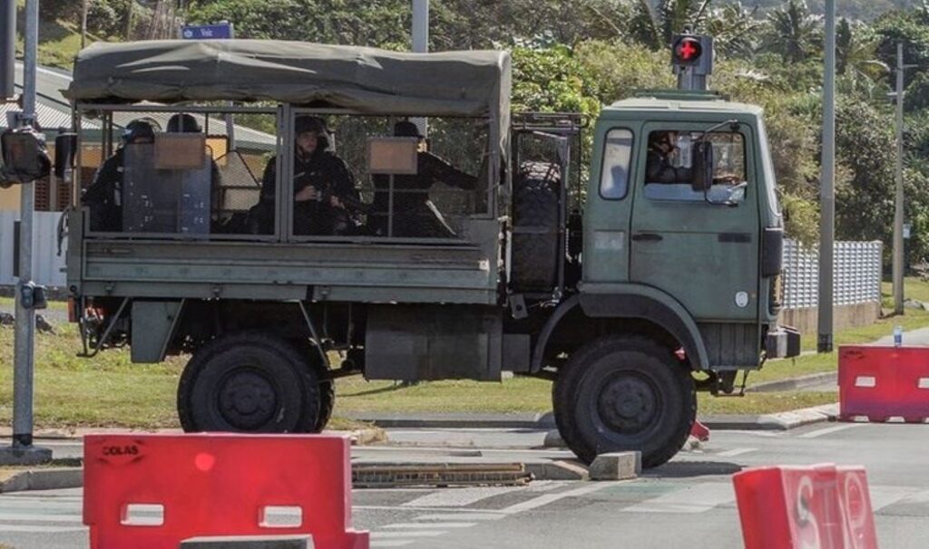 Yeni Kaledonya’da gerginlik tırmanıyor: Havalimanı önüne ordu konuşlandı