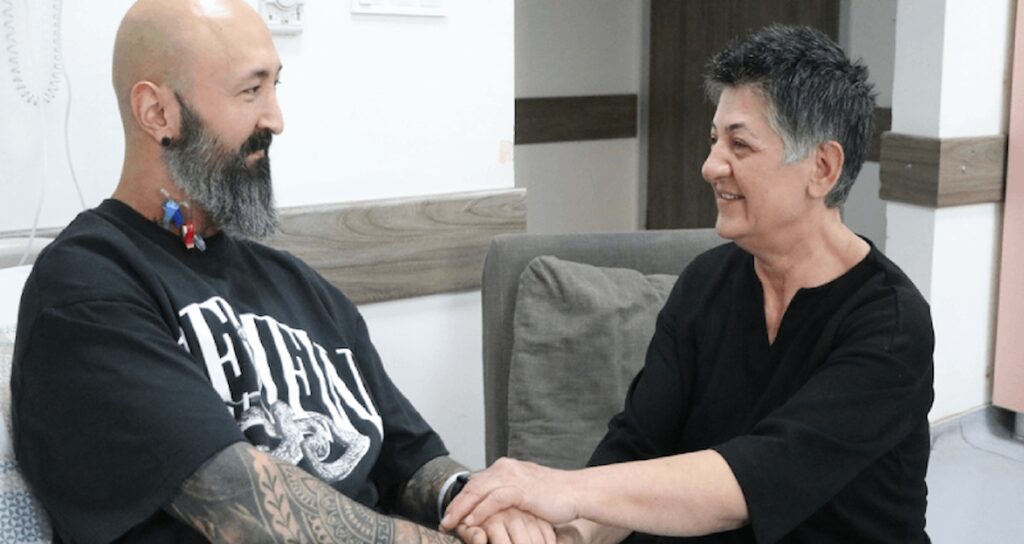 15 kilo verdi, yeğenini böbreğiyle hayata bağladı