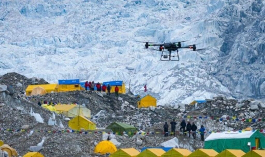 20 bin metreye tırmandı… Dünyanın zirvesine ilk kez drone ile teslimat yapıldı!