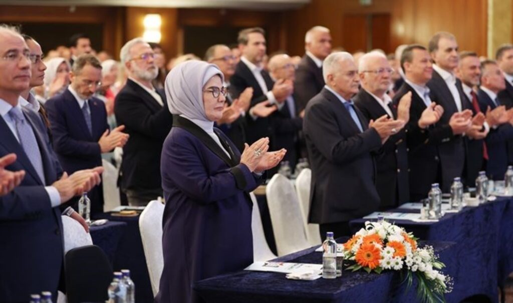 AKP’nin Kızılcahamam kampında yöneticilere yaylım ateş: ‘Halktan kopmuş durumdayız’